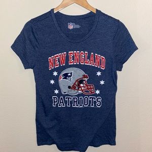 Patriots women’s top
